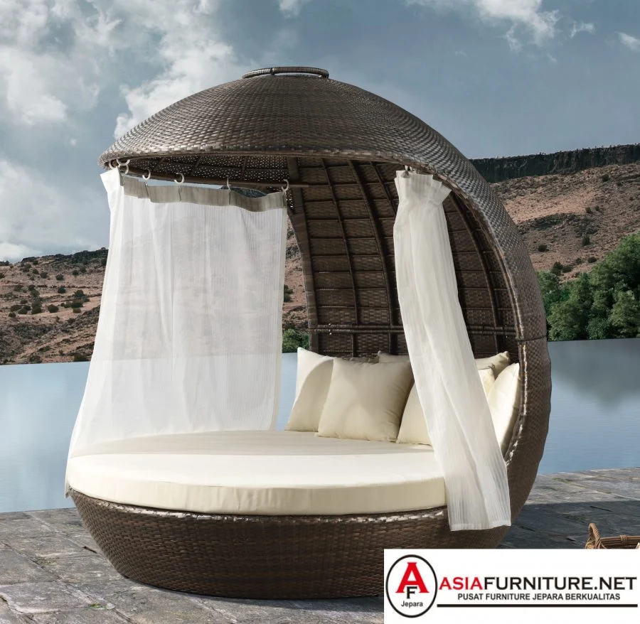 Daybed Rattan Sintetis Kombinasi Tirai