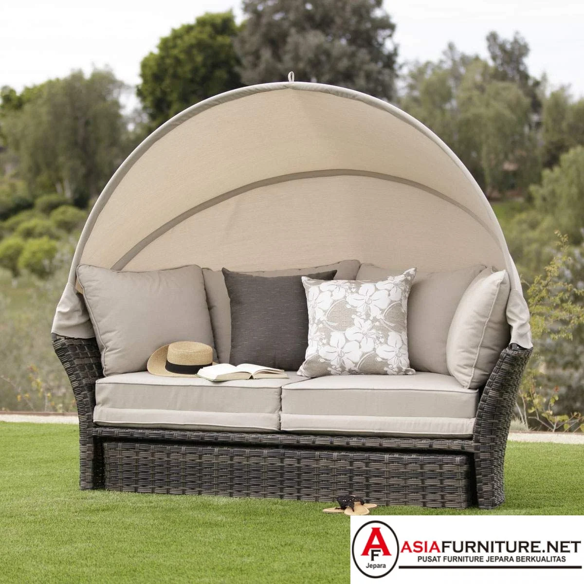 Daybed Rotan Taman Simple